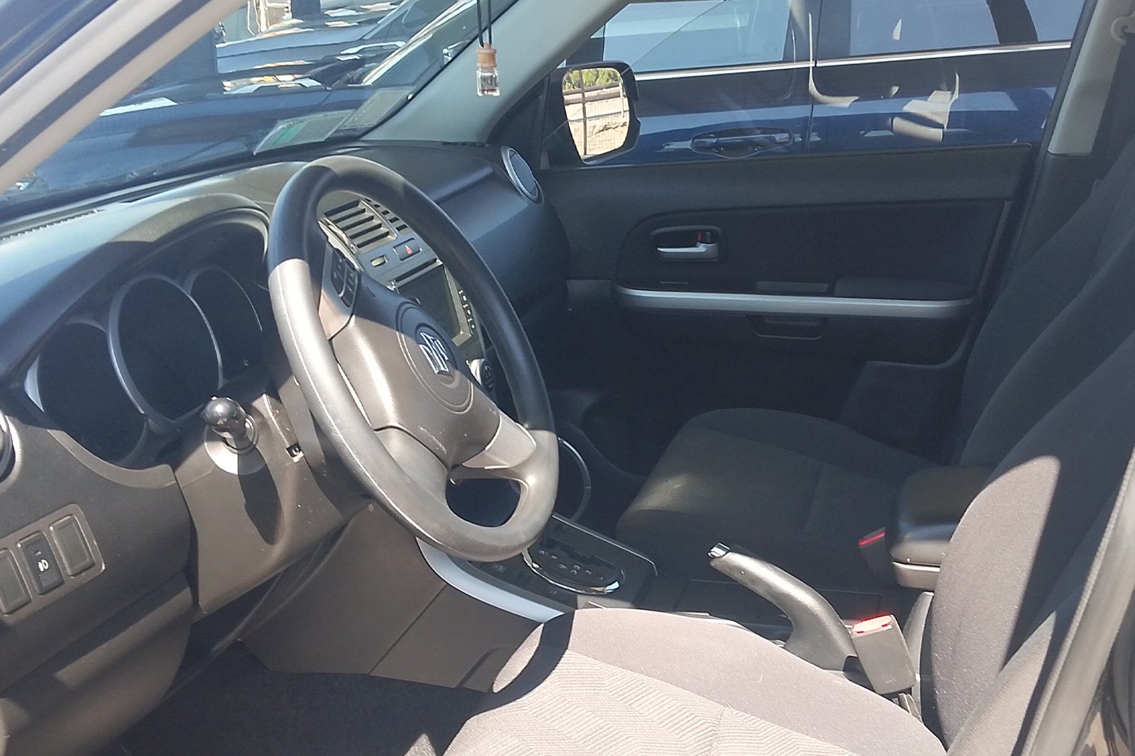 SUZUKI GRAND NOMADE GLX 2.4 AUT 2019 - Imagen 8 de 12