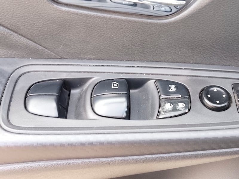 Nissan VERSA MT 1.6 2023 - Imagen 3 de 12