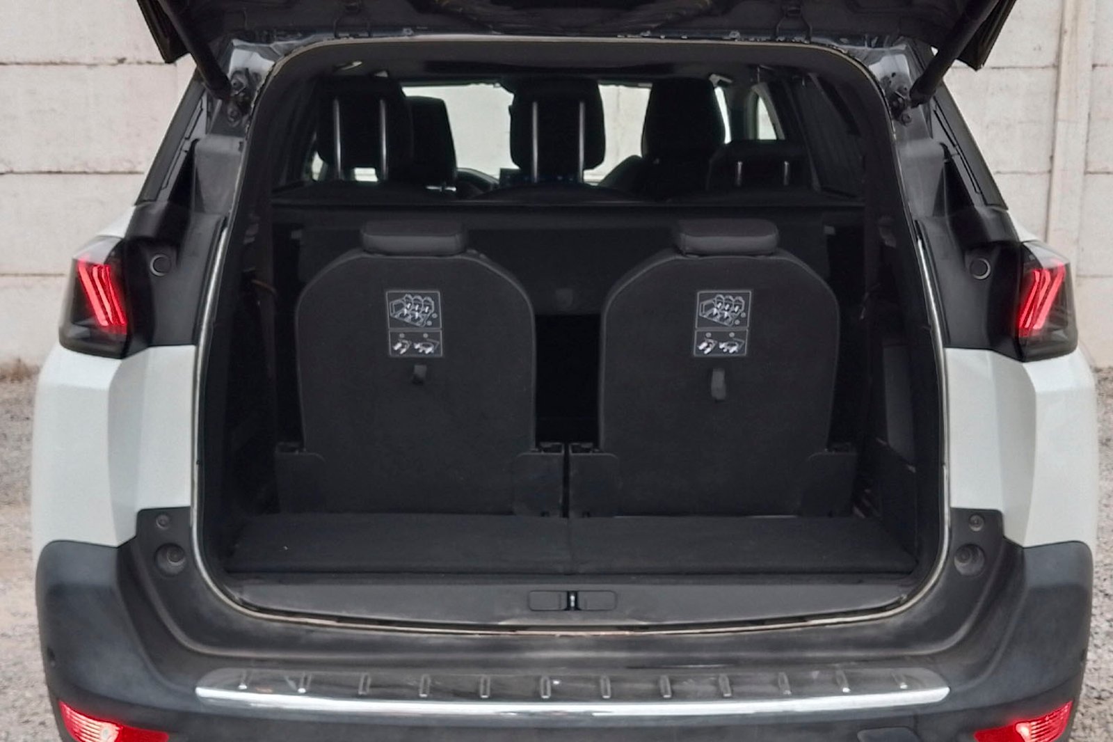 PEUGEOT 5008 BLUEHDI 130 1.5 AUT 2023 - Imagen 9 de 12