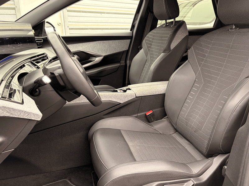 Peugeot New 3008 PREMIERE MHEV 136 eDCT6 2025 - Imagen 6 de 12