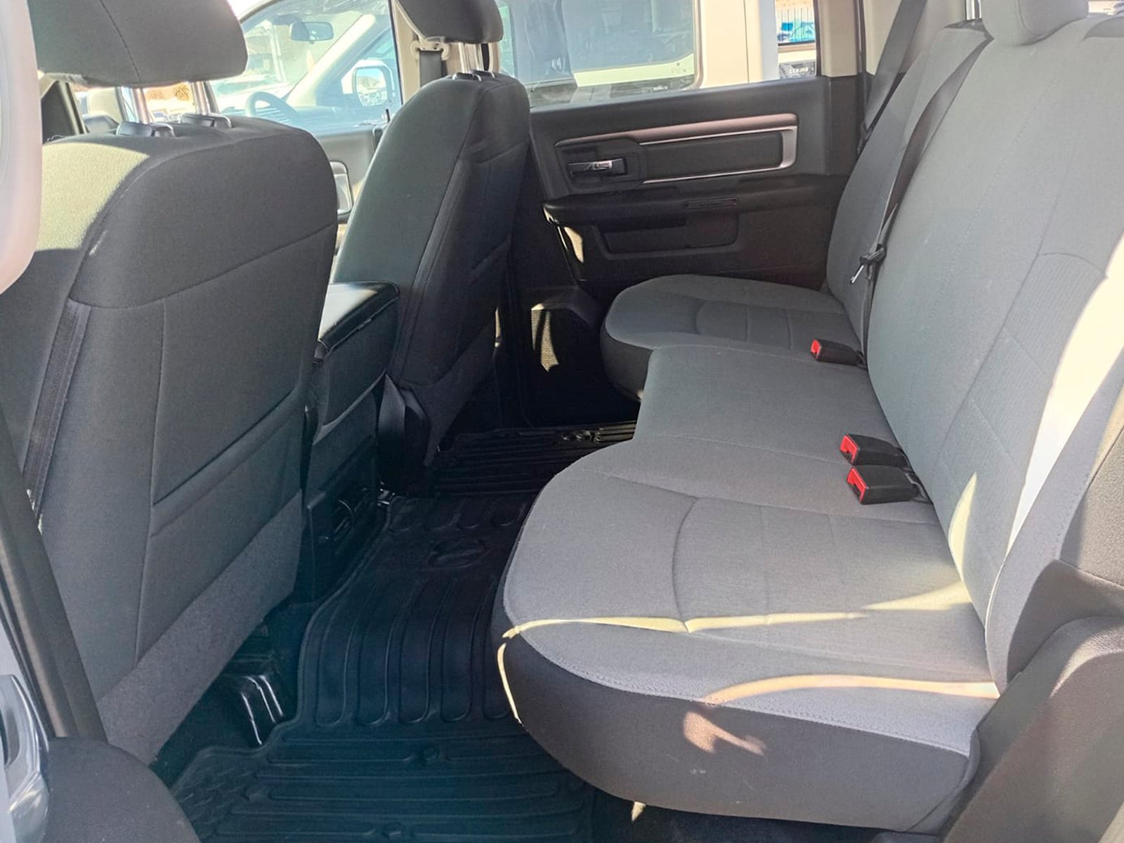 RAM 1500 CREW CAB SPORT DCAB 4X4 3.6 AT 2023 - Foto 5 de 10