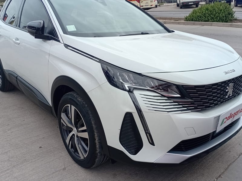 Peugeot 3008 PURETECH 1.2L 2023 - Imagen 10 de 12