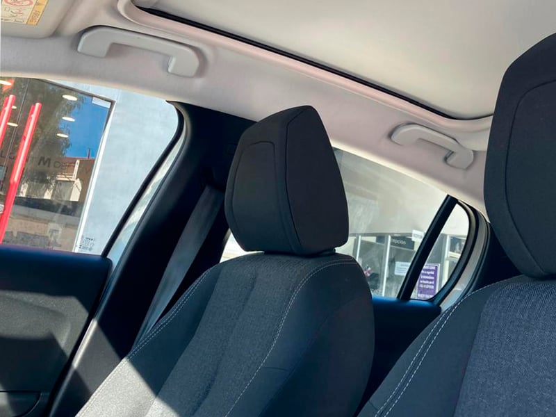 Peugeot 208 STYLE PURETECH 75 1.2 2024 - Imagen 9 de 12