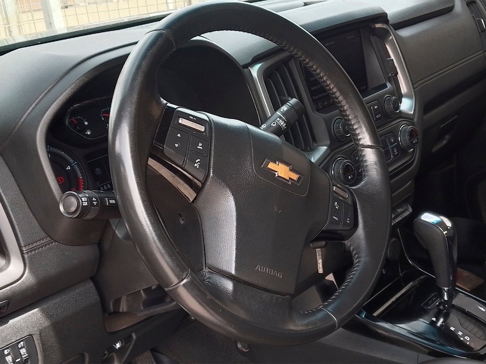 Chevrolet COLORADO DCAB 4X4 2.8 AT 2021 - Foto 3 de 12
