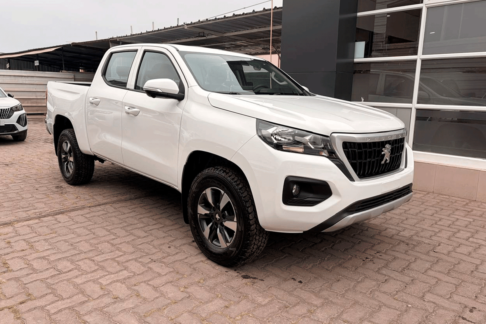 PEUGEOT LANDTREK ACTIVE Diesel 180hp 4X4 AT 2025 - Imagen 9 de 12