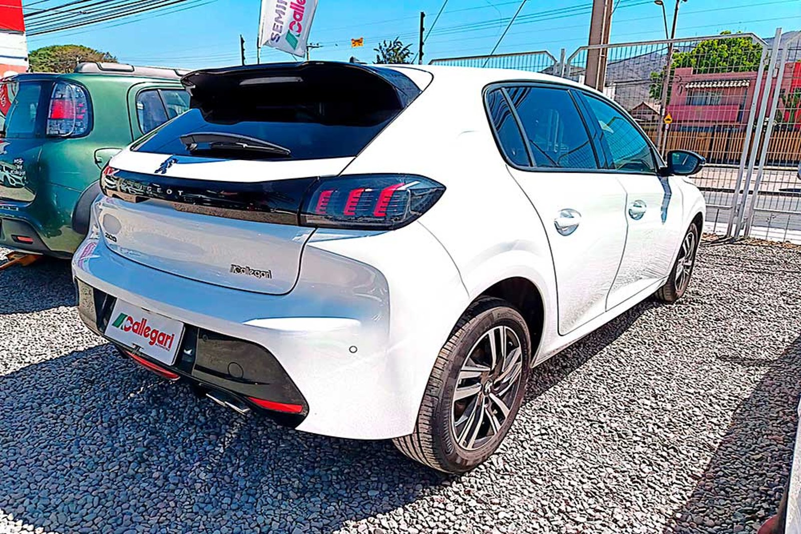PEUGEOT NUEVO 208 ALLURE PACK PURETECH 130 EAT8 2024 - Imagen 11 de 12