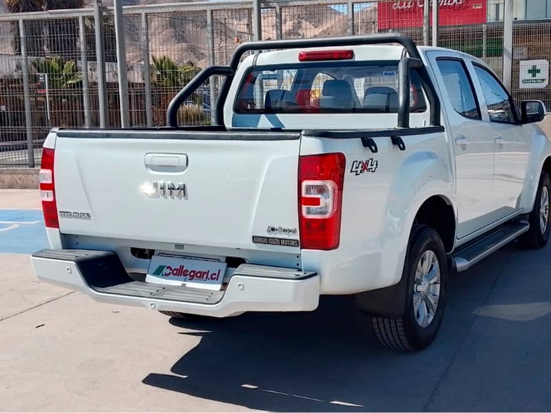 JIM REMAX CRDI DC 4X4 2.5 2026 - Imagen 8 de 12
