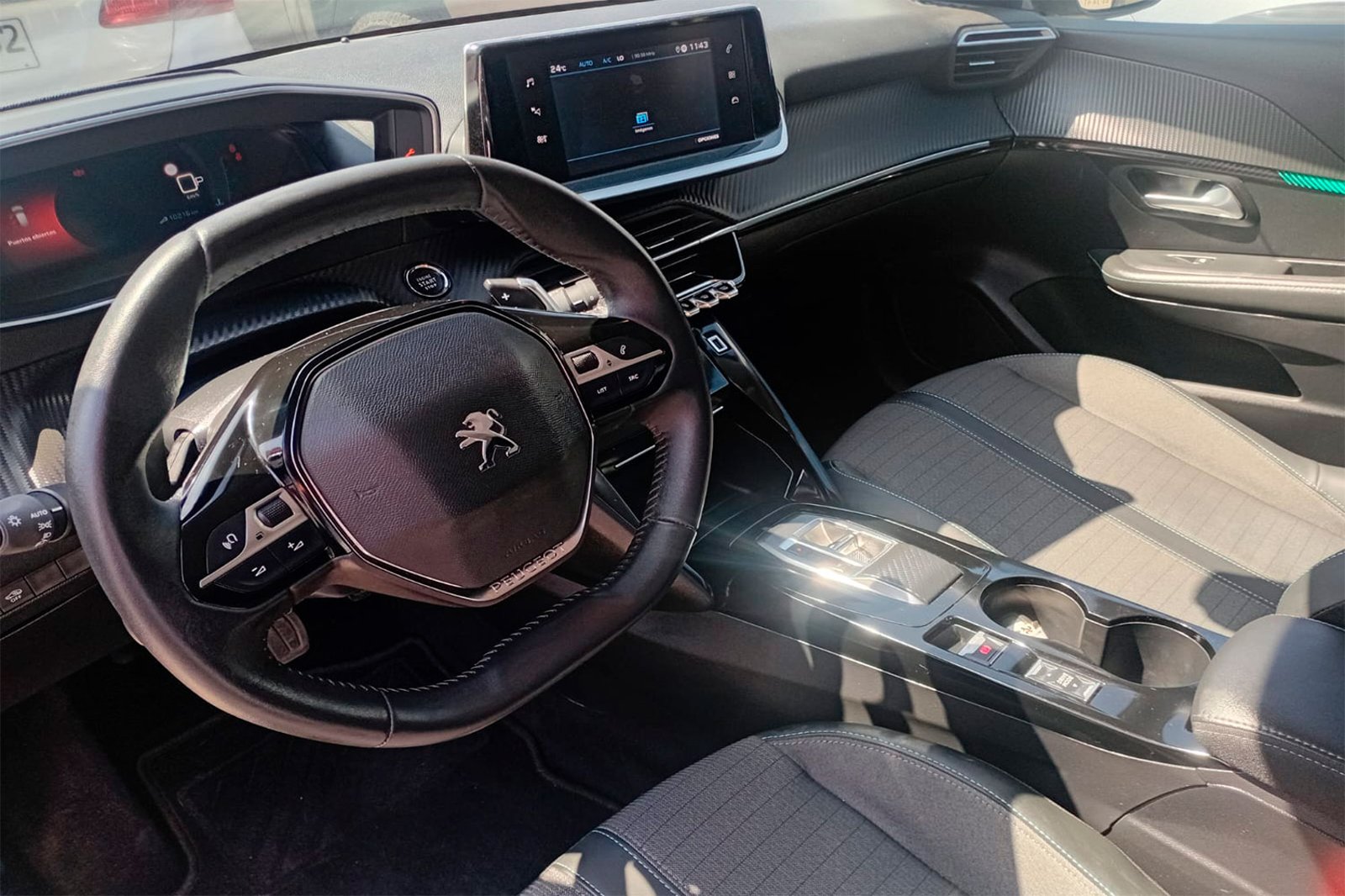 PEUGEOT NUEVO 208 ALLURE PACK PURETECH 130 EAT8 2024 - Imagen 6 de 12