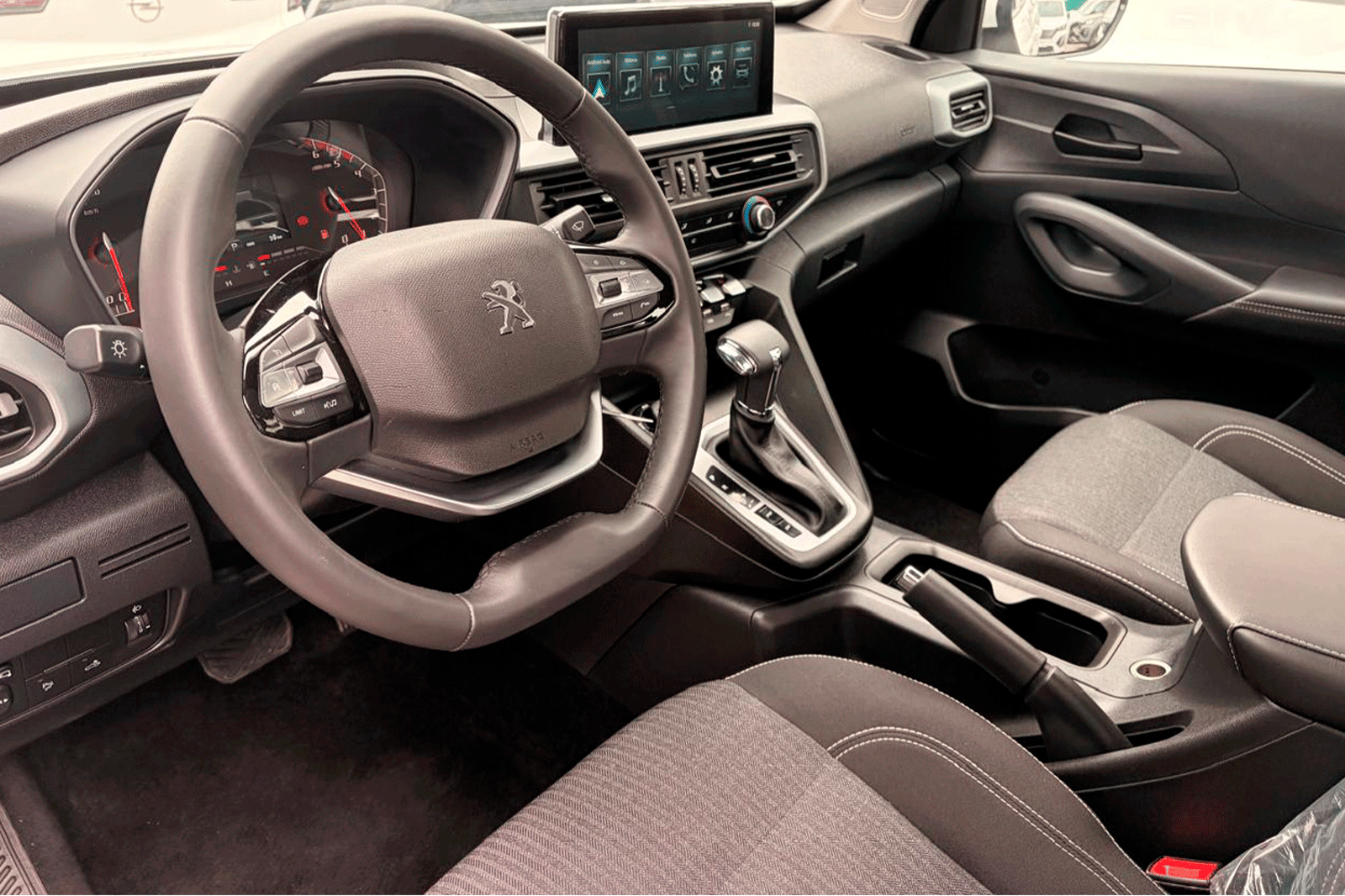 PEUGEOT LANDTREK ACTIVE Diesel 180hp 4X4 AT 2025 - Imagen 5 de 12