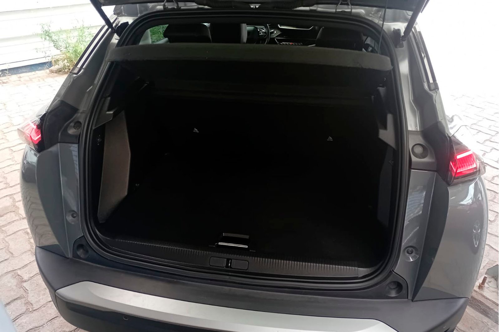 PEUGEOT 2008 MCA Allure Puretech 130 EAT8 2024 - Imagen 12 de 12