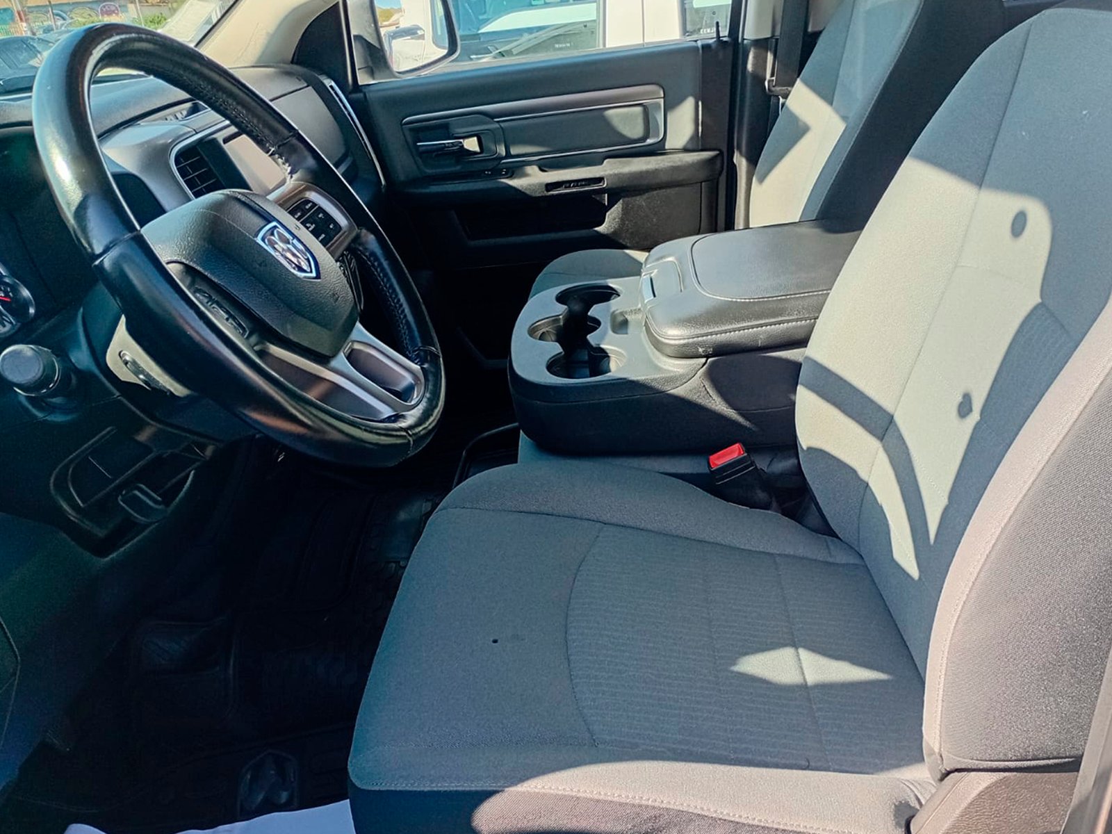 RAM 1500 CREW CAB SPORT DCAB 4X4 3.6 AT 2023 - Foto 4 de 10