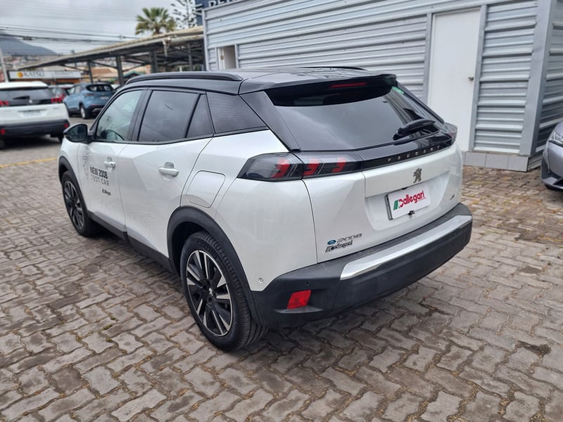 Peugeot 2008 GT EV PRS 2024 - Imagen 11 de 12