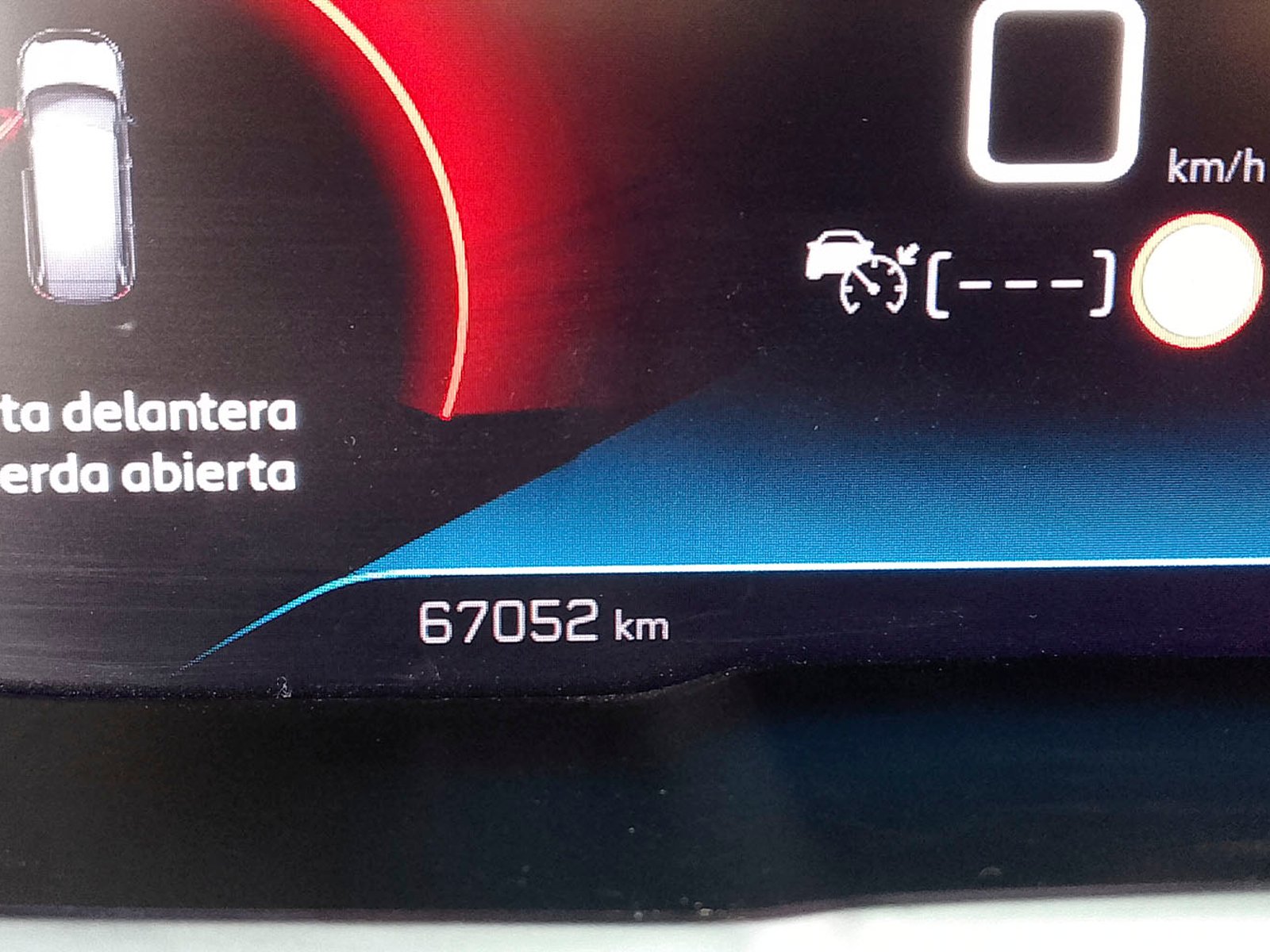 Peugeot 5008 BLUEHDI 130 1.5 AUT 2023 - Foto 2 de 12
