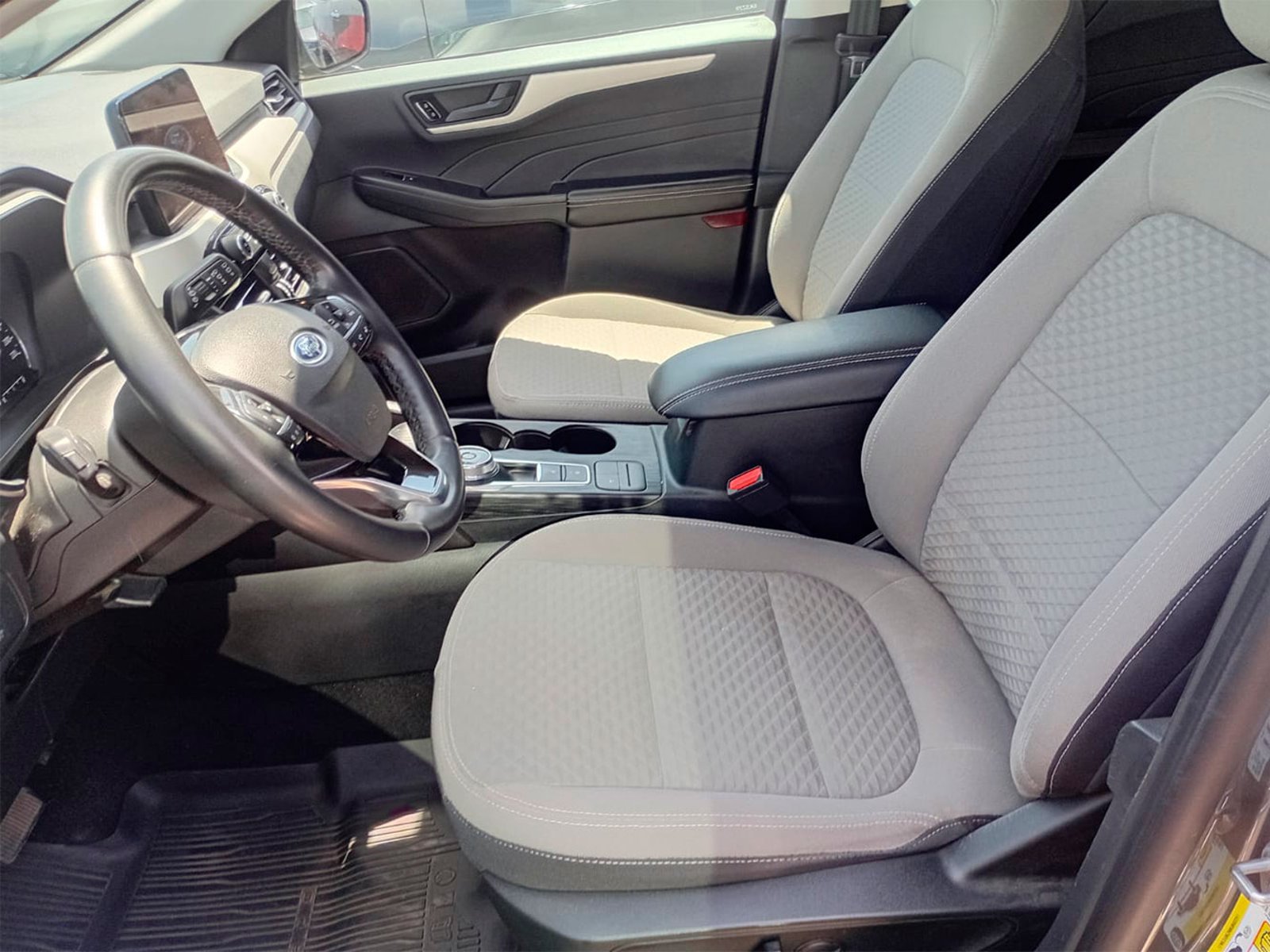 Ford ESCAPE FHEV 2.5 AUT 2023 - Foto 3 de 11