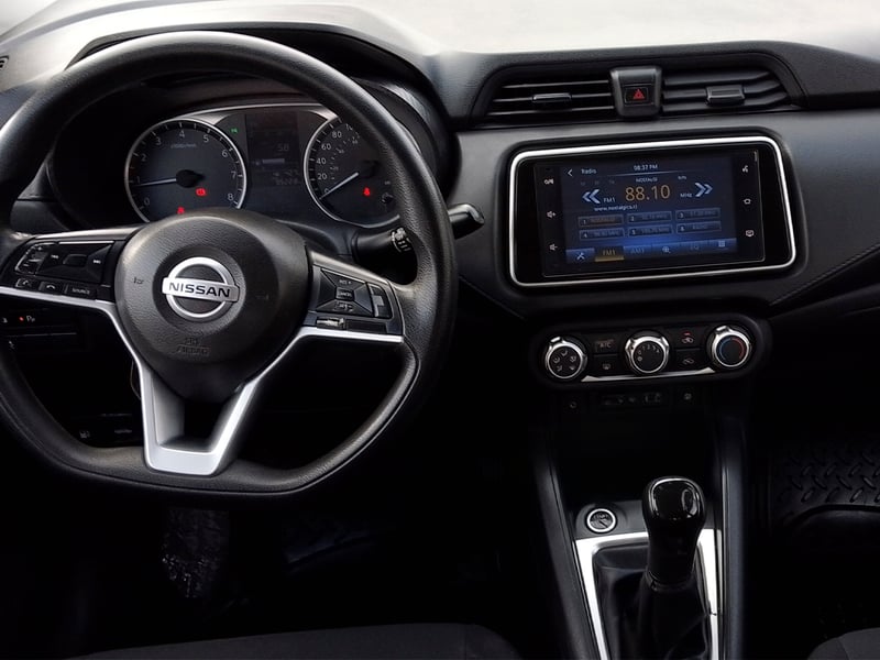 Nissan VERSA MT 1.6 2023 - Imagen 7 de 12