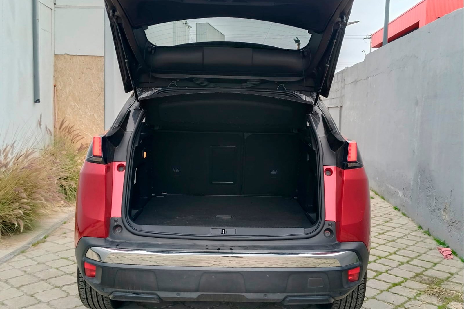 Peugeot 3008 ALLURE 1.6 AUT 2020 - Imagen 7 de 9