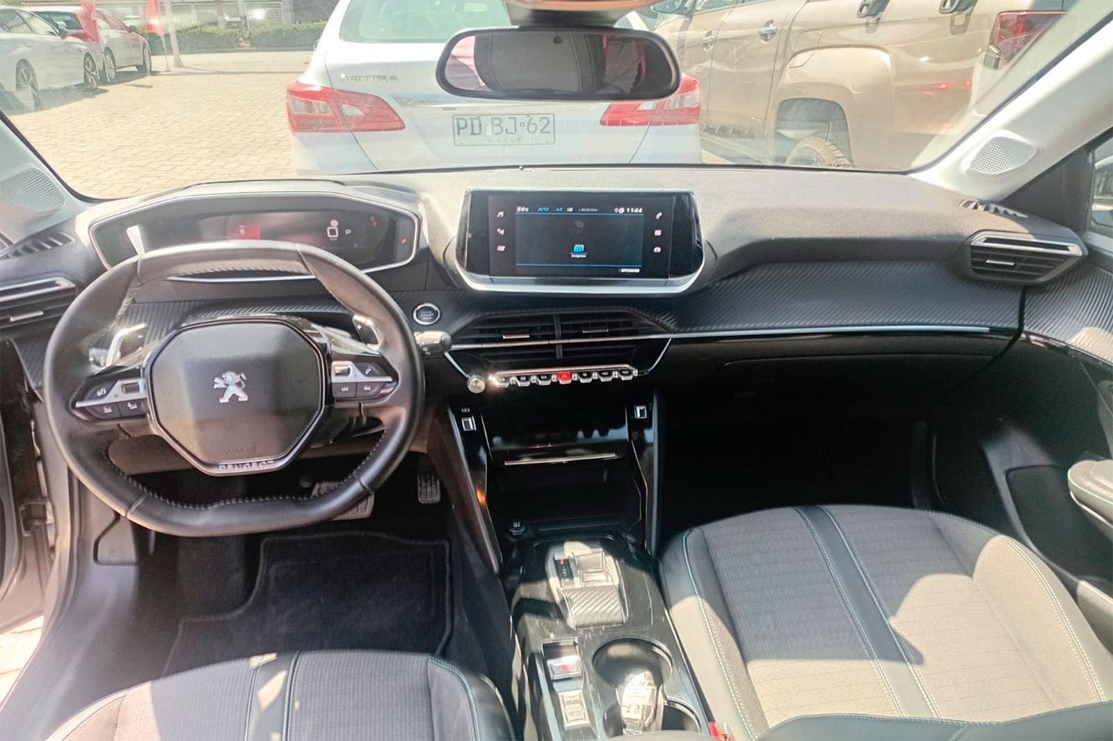 PEUGEOT NUEVO 208 ALLURE PACK PURETECH 130 EAT8 2024 - Imagen 7 de 12