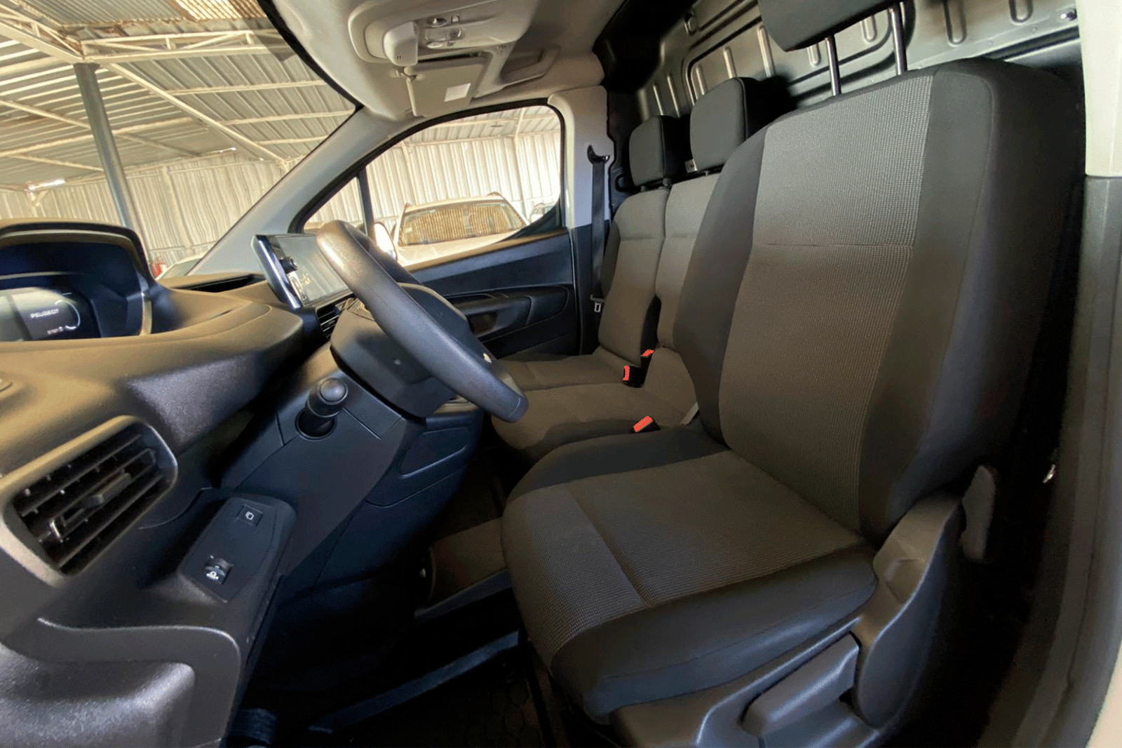 PEUGEOT PARTNER BLUEHDI 1.5 2025 - Imagen 6 de 11
