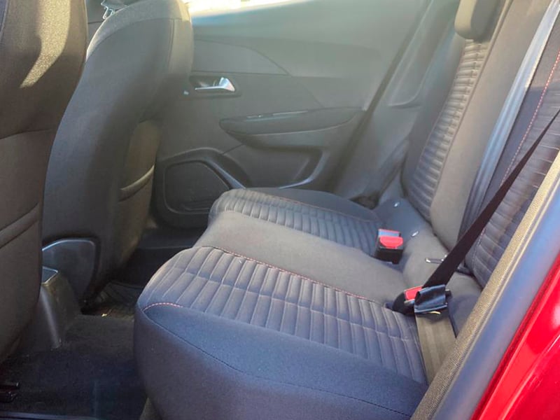 Peugeot 2008 PURETECH 130 1.2 2021 - Imagen 7 de 12