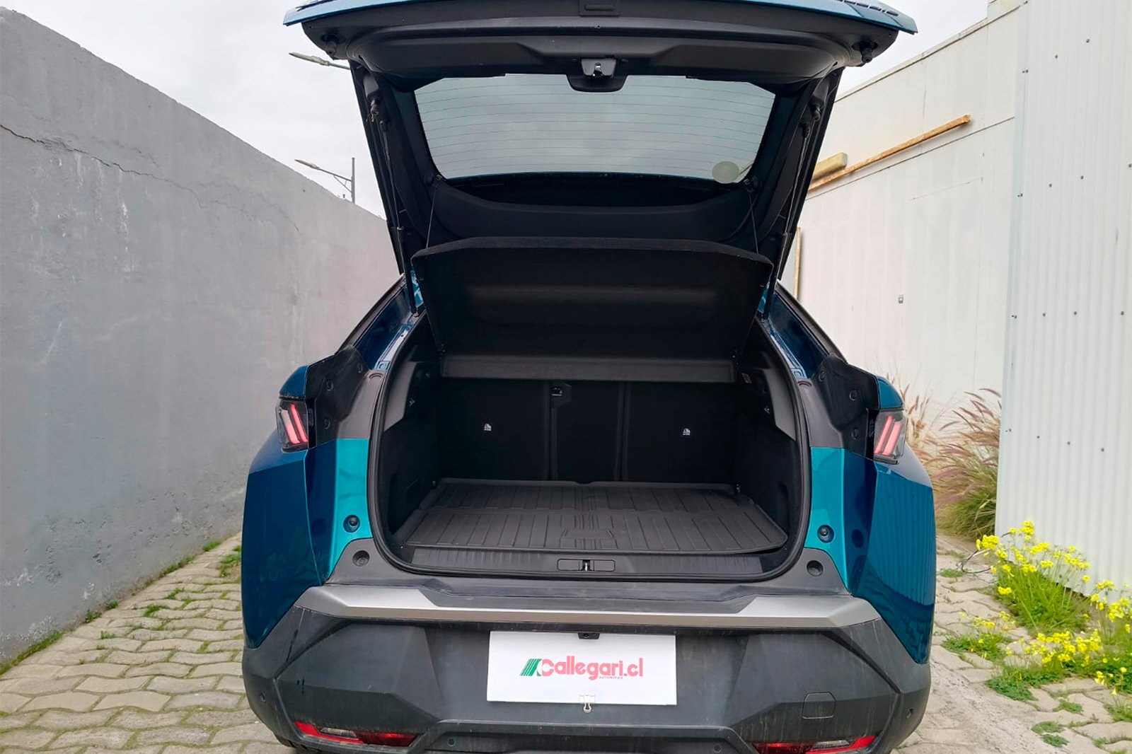 Peugeot 3008 ALLURE 1.2 AUT 2026 - Imagen 9 de 11