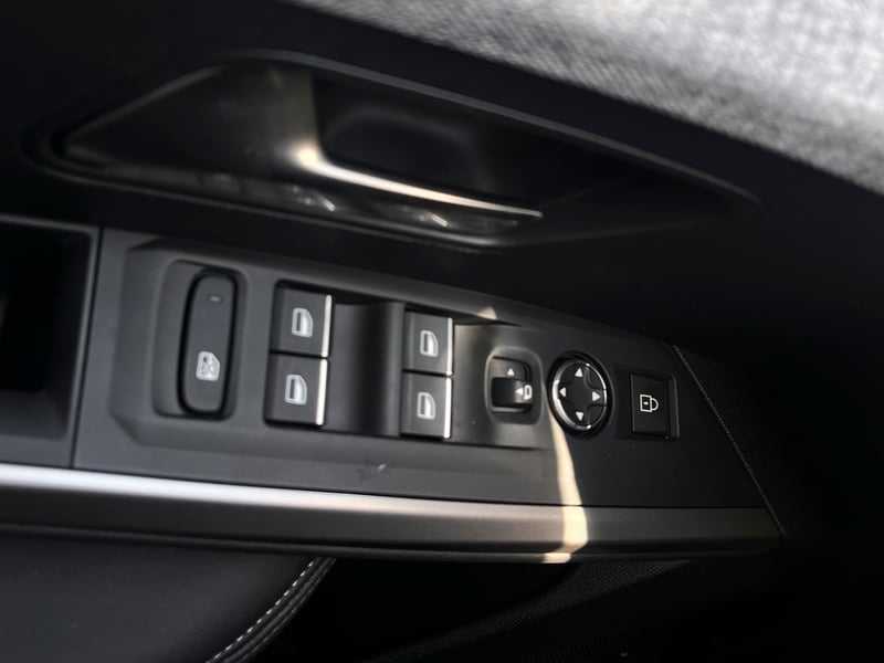 Peugeot 5008 MHEV 1.2 AUT 2026 - Imagen 4 de 12