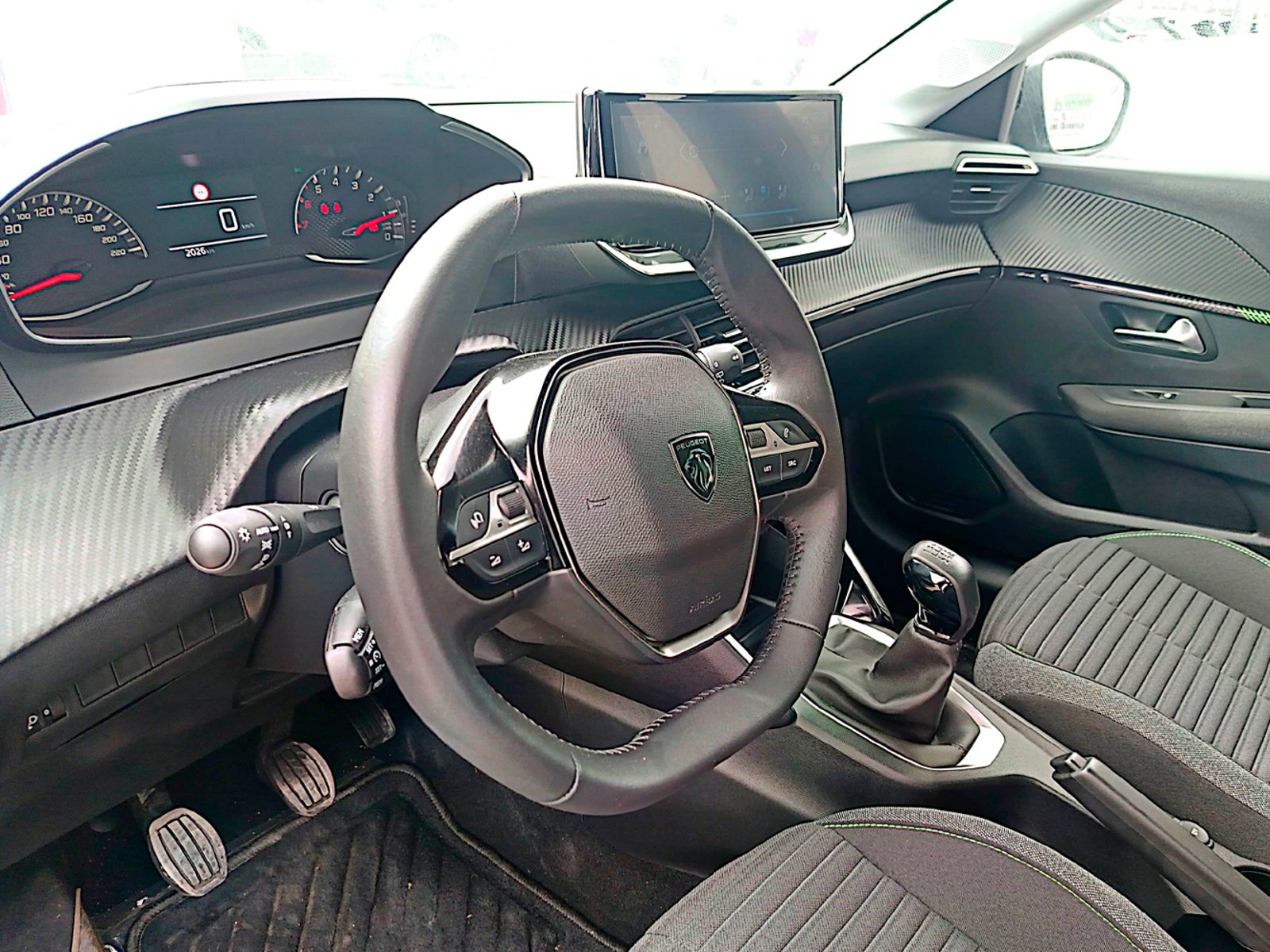 Peugeot Nuevo 208 MCA Active Pack Puretech 75 MT5 2025 - Foto 3 de 12