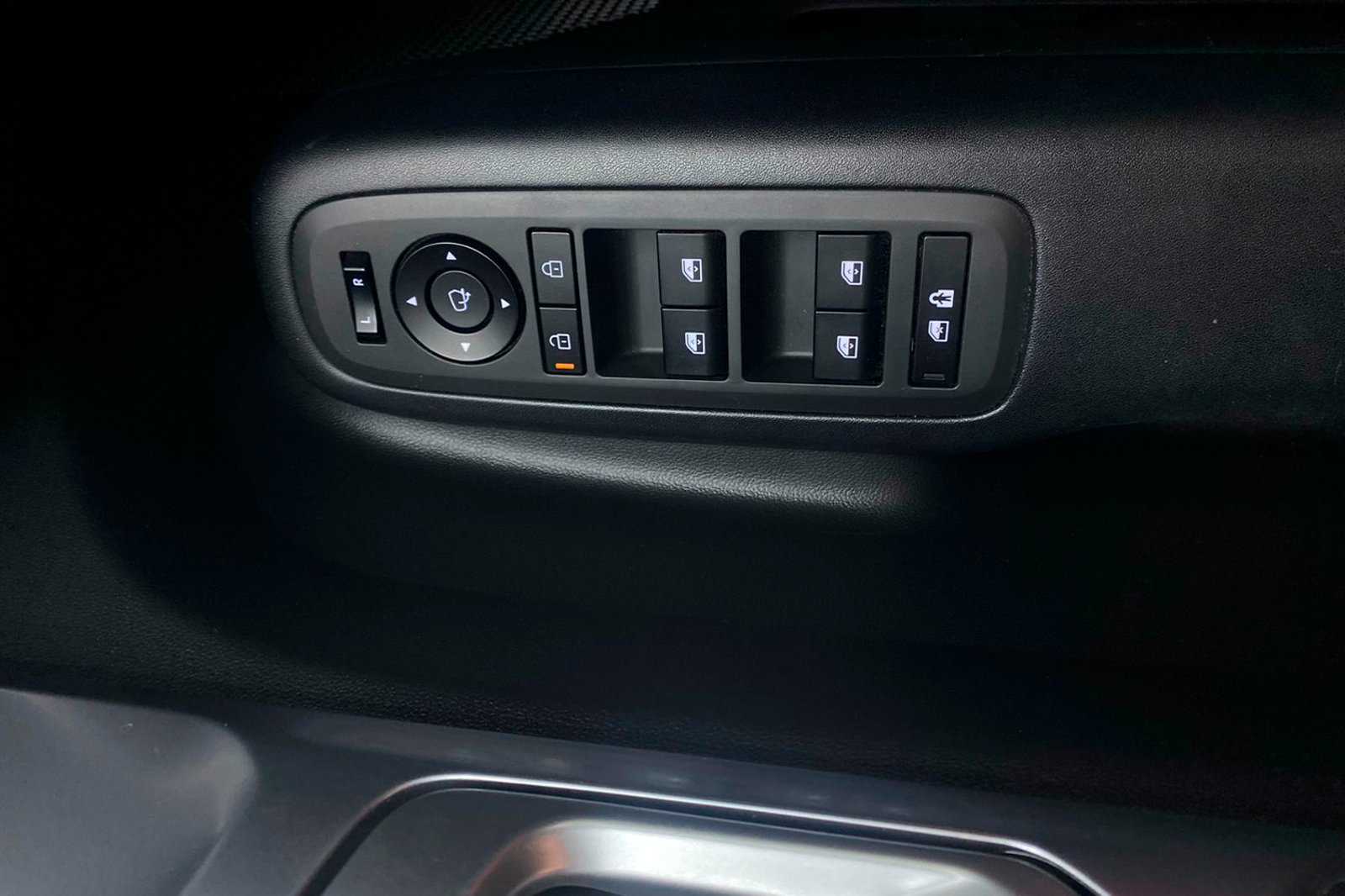 HYUNDAI SANTA FE MX5 GDI 4X4 2.5 AUT 2025 - Imagen 4 de 12