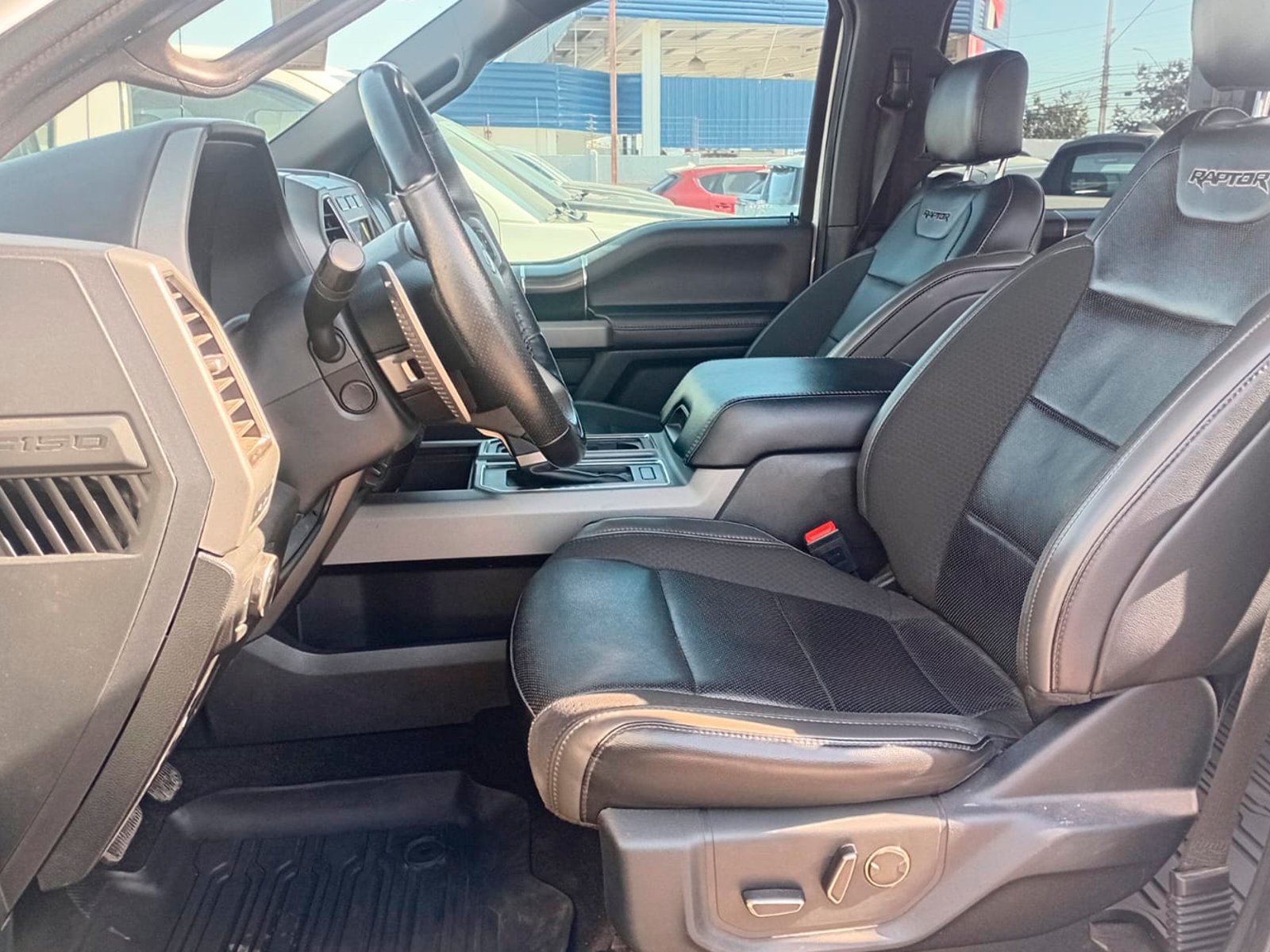 Ford F150 RAPTOR 4X4 3.5 AUT 2020 - Foto 5 de 11