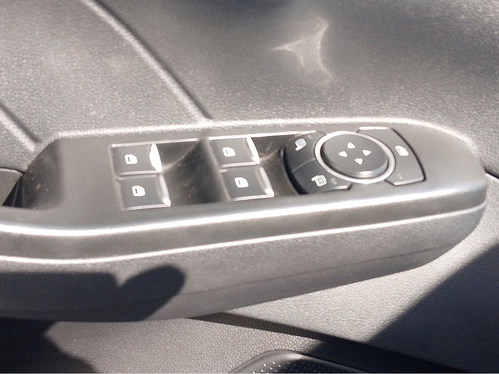 Ford ESCAPE FHEV 2.5 AUT 2023 - Foto 4 de 11