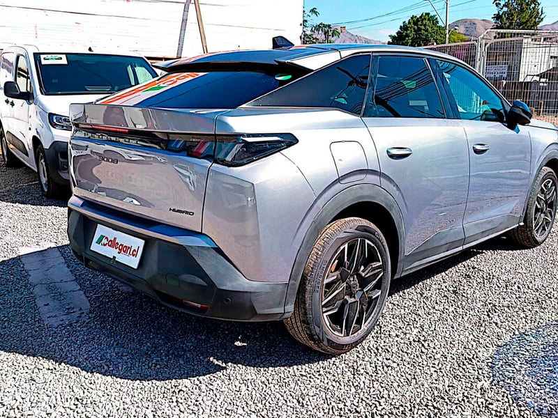 Peugeot 3008 ALLURE 1.2 AUT 2025 - Imagen 10 de 12