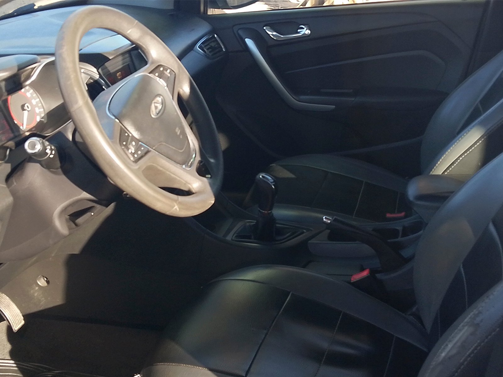 Chery ARRIZO 5 1.5 2019 - Foto 5 de 12