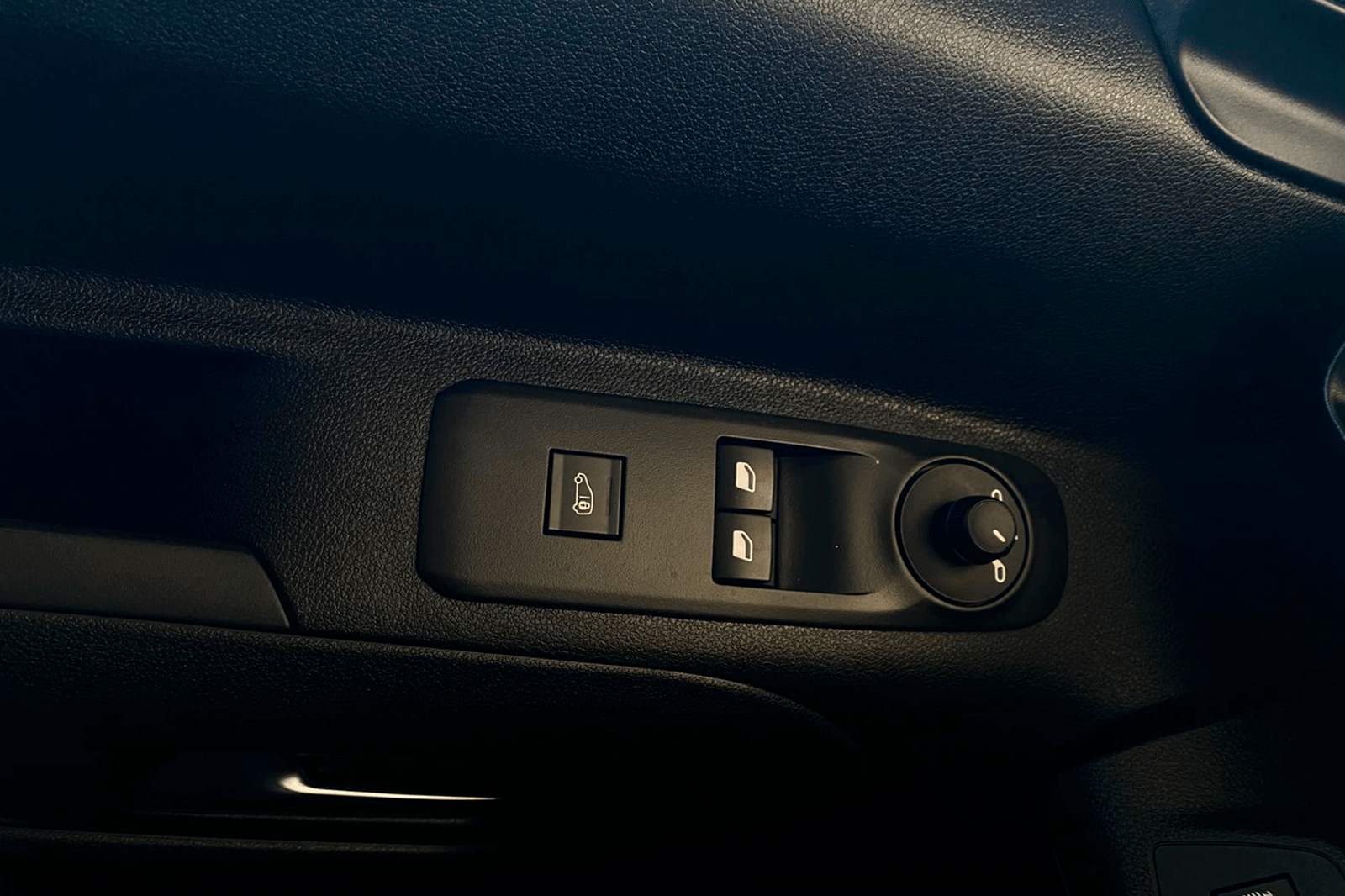 PEUGEOT PARTNER BLUEHDI 1.5 2025 - Imagen 5 de 11