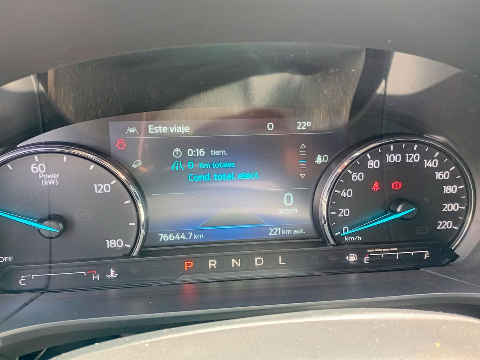 Ford ESCAPE FHEV 2.5 AUT 2023 - Foto 4 de 11