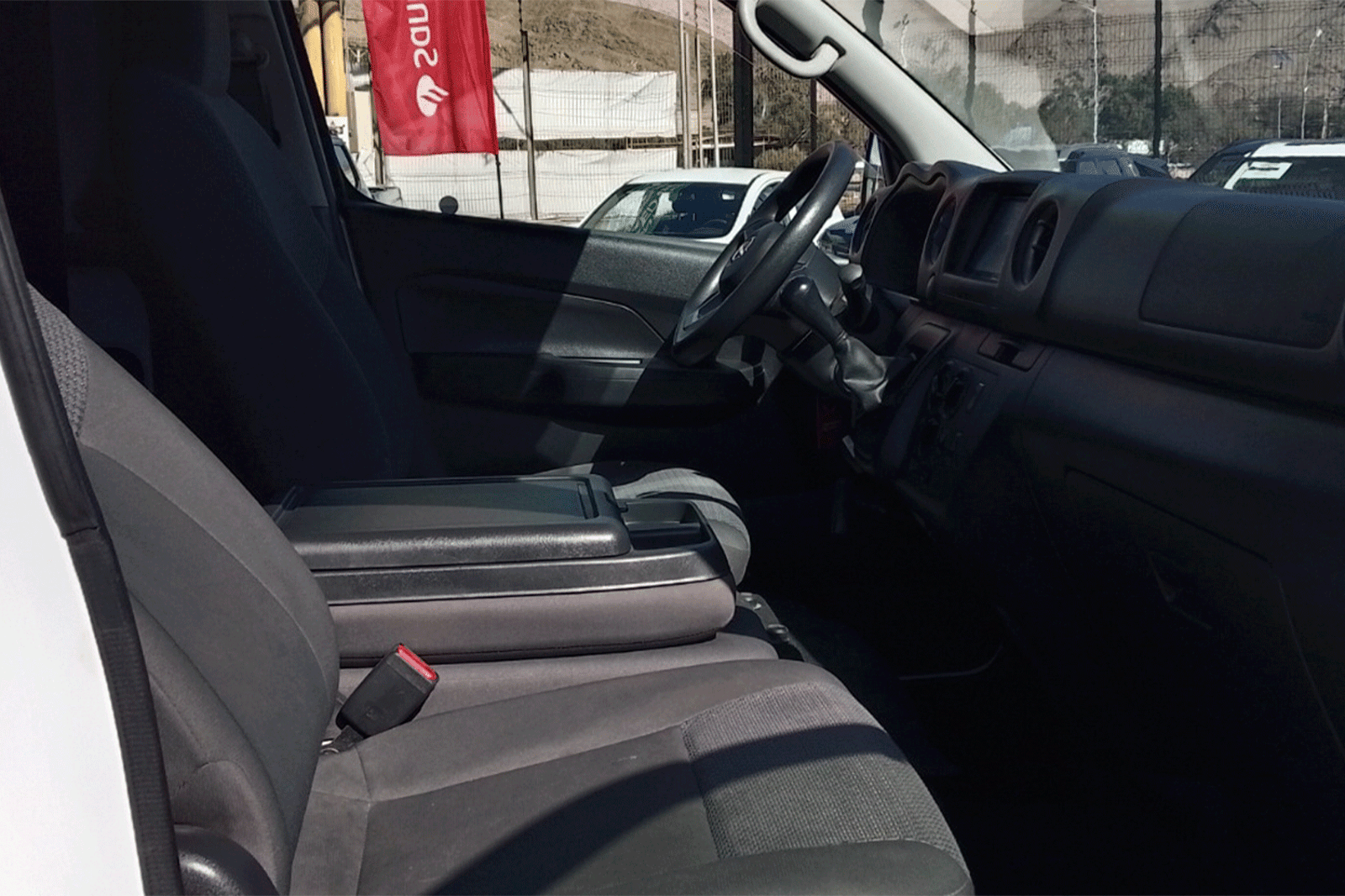 Nissan URVAN 4X2 2.5 2023 - Imagen 4 de 10