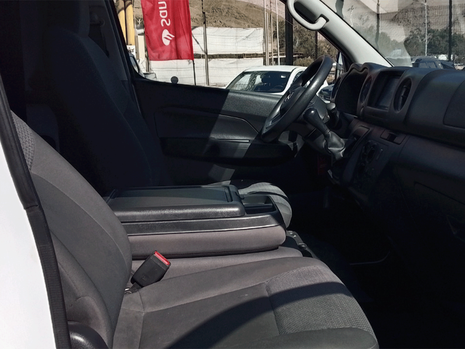 Nissan URVAN 4X2 2.5 2023 - Foto 4 de 10