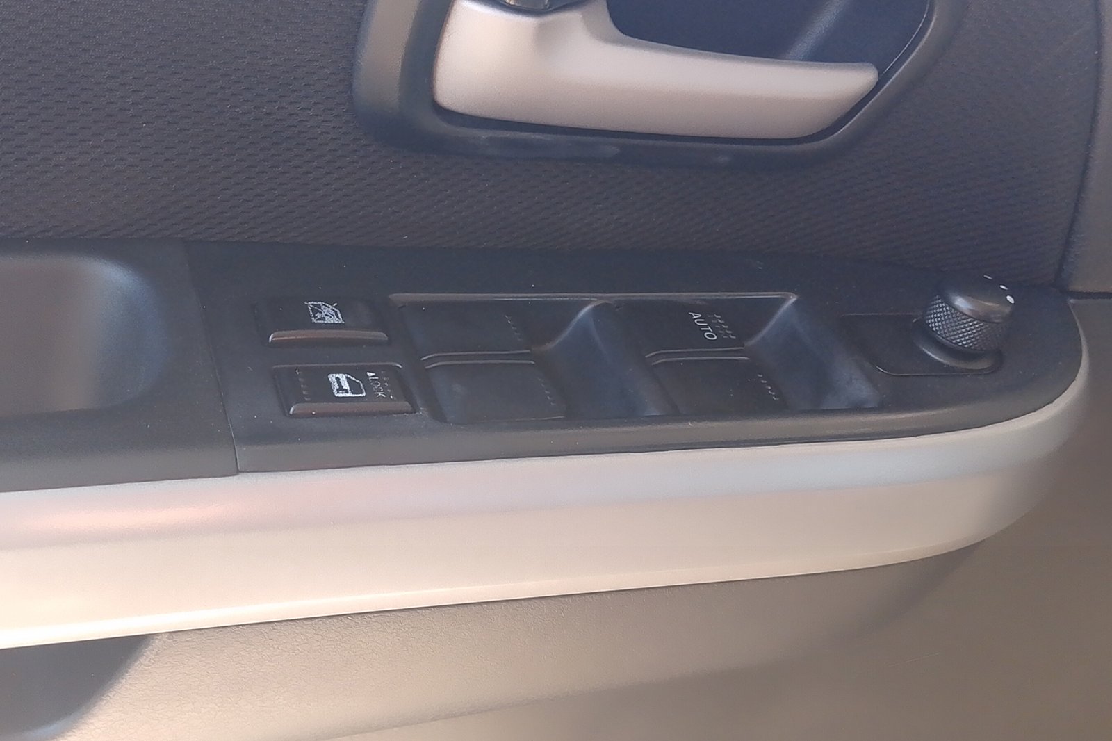 SUZUKI GRAND NOMADE GLX 2.4 AUT 2019 - Imagen 6 de 12