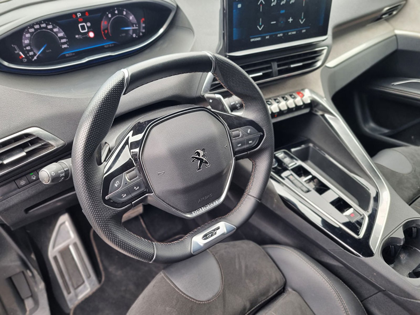 PEUGEOT 3008 GT Black Pack Puretech 180 EAT8 2025 - Imagen 6 de 12