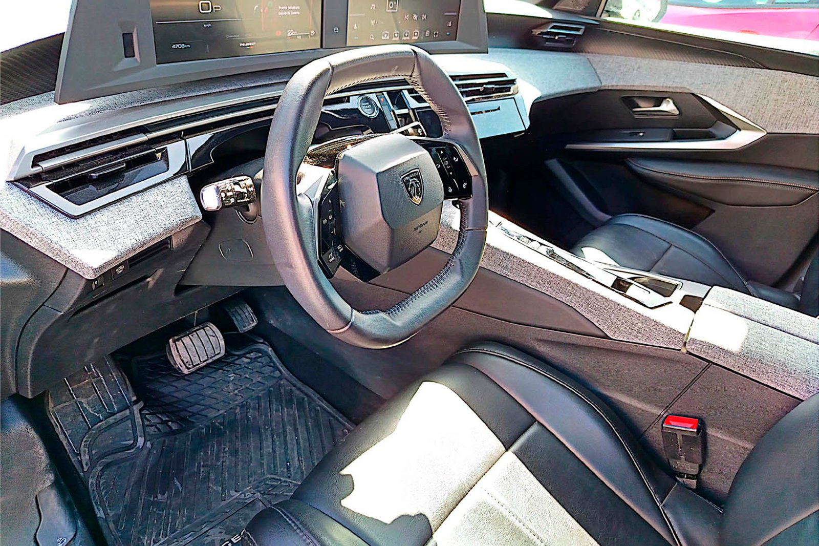 PEUGEOT 3008 ALLURE 1.2 AUT 2025 - Imagen 7 de 12