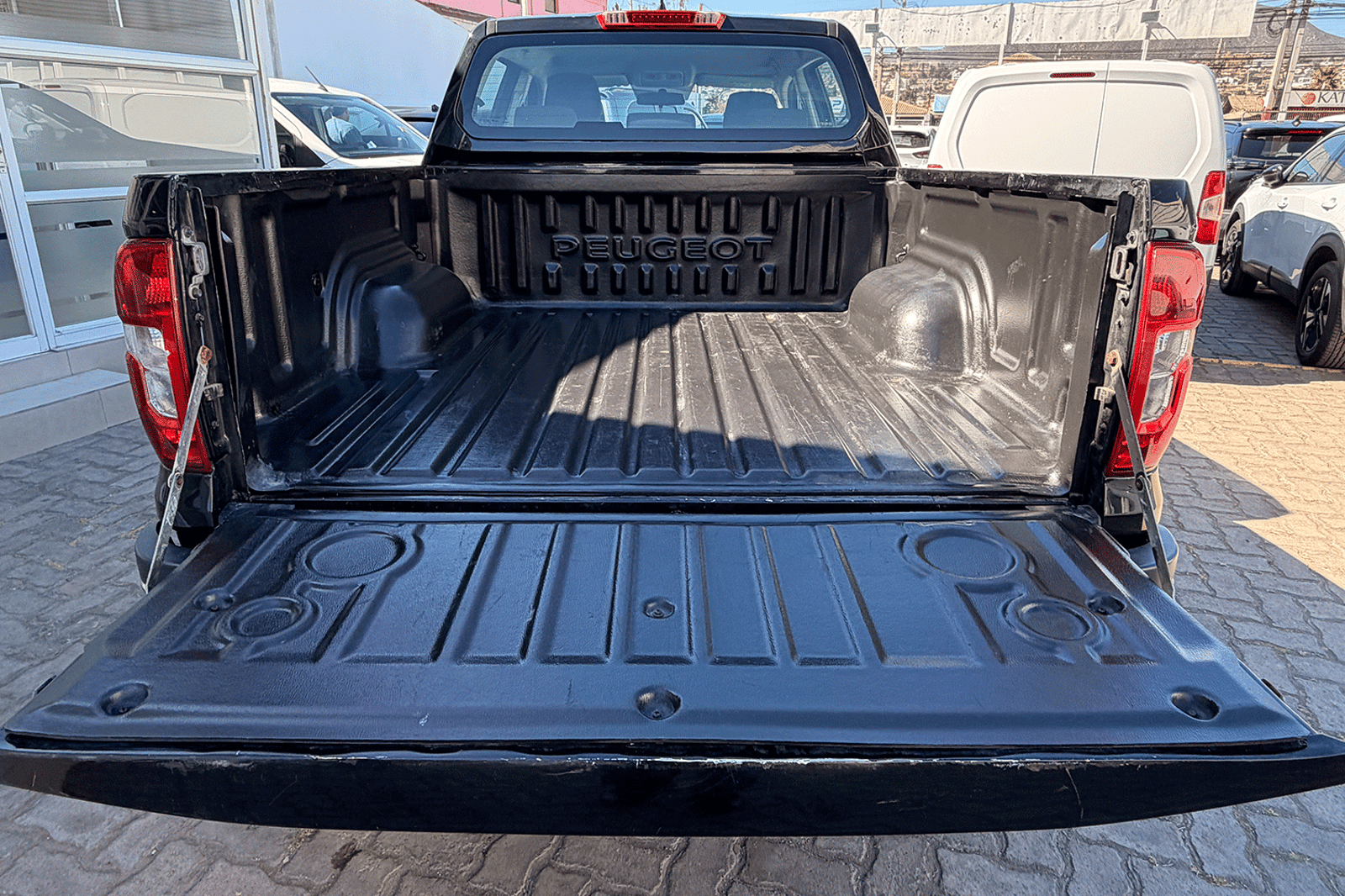 PEUGEOT Landtrek Active BlueHdi 180 4x4 AT 2024 - Imagen 12 de 12