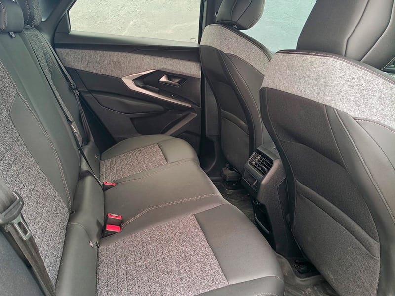 Peugeot 3008 ALLURE 1.2 AUT 2026 - Imagen 6 de 11