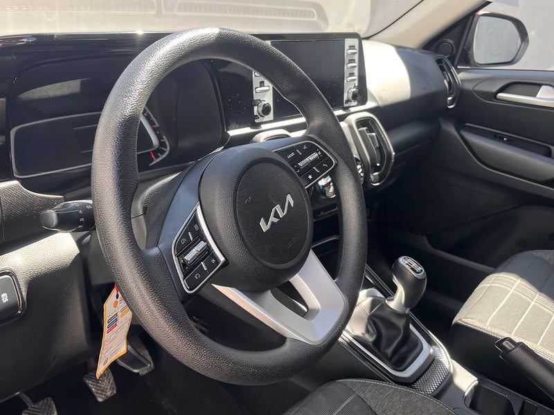 Kia SONET EX 4X2 MT 1.5 2025 - Imagen 5 de 12