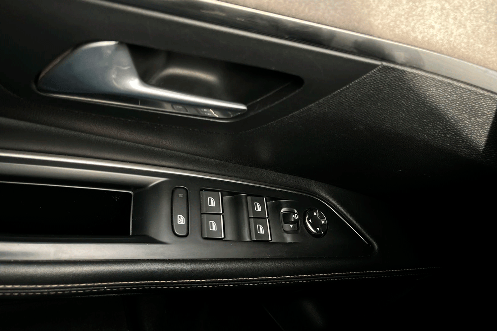 PEUGEOT 5008 PURETECH 180 EAT8 1.6 AUT 2023 - Imagen 5 de 12