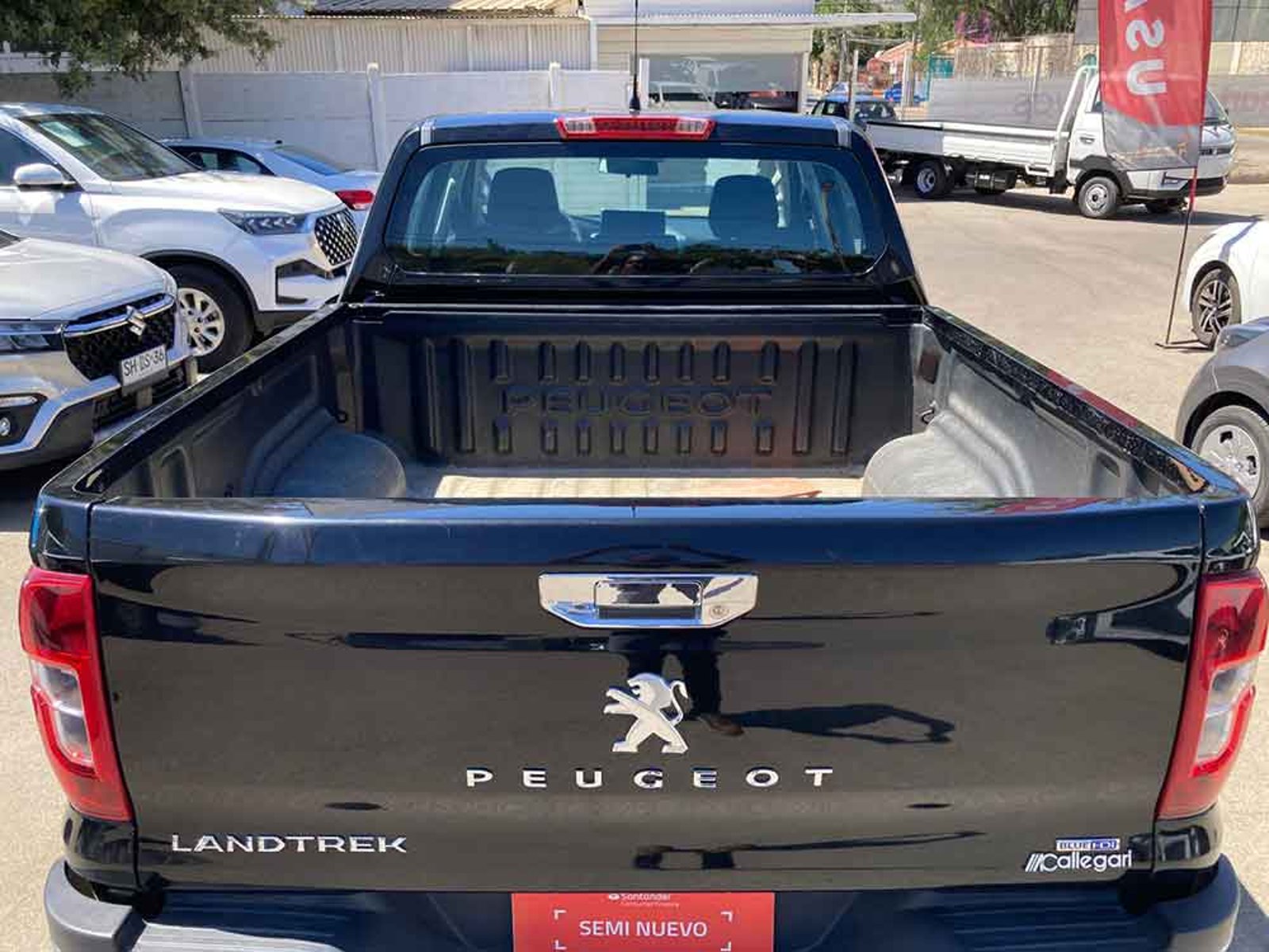 PEUGEOT LANDTREK ACTIVE BLUEHDI 180 4X4 2024 - Imagen 11 de 12