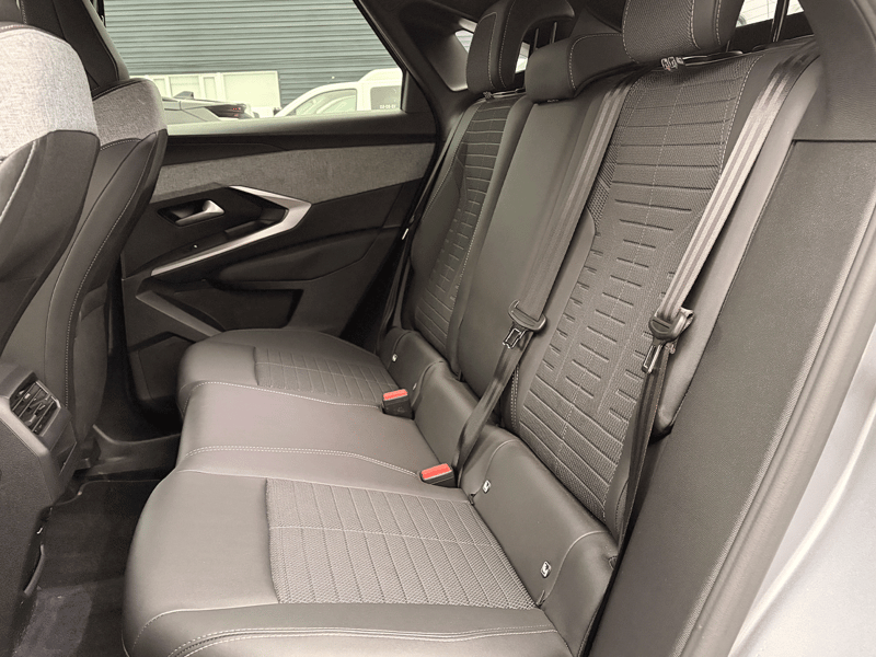 Peugeot New 3008 PREMIERE MHEV 136 eDCT6 2025 - Imagen 7 de 12