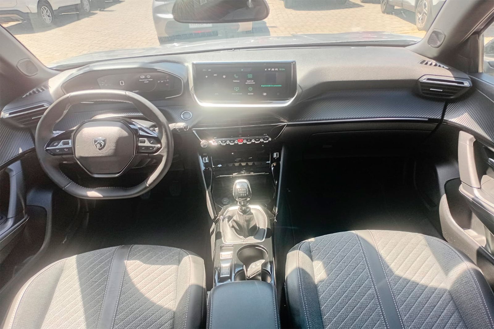 PEUGEOT 2008 ALLURE 130 1.2 2025 - Imagen 4 de 12
