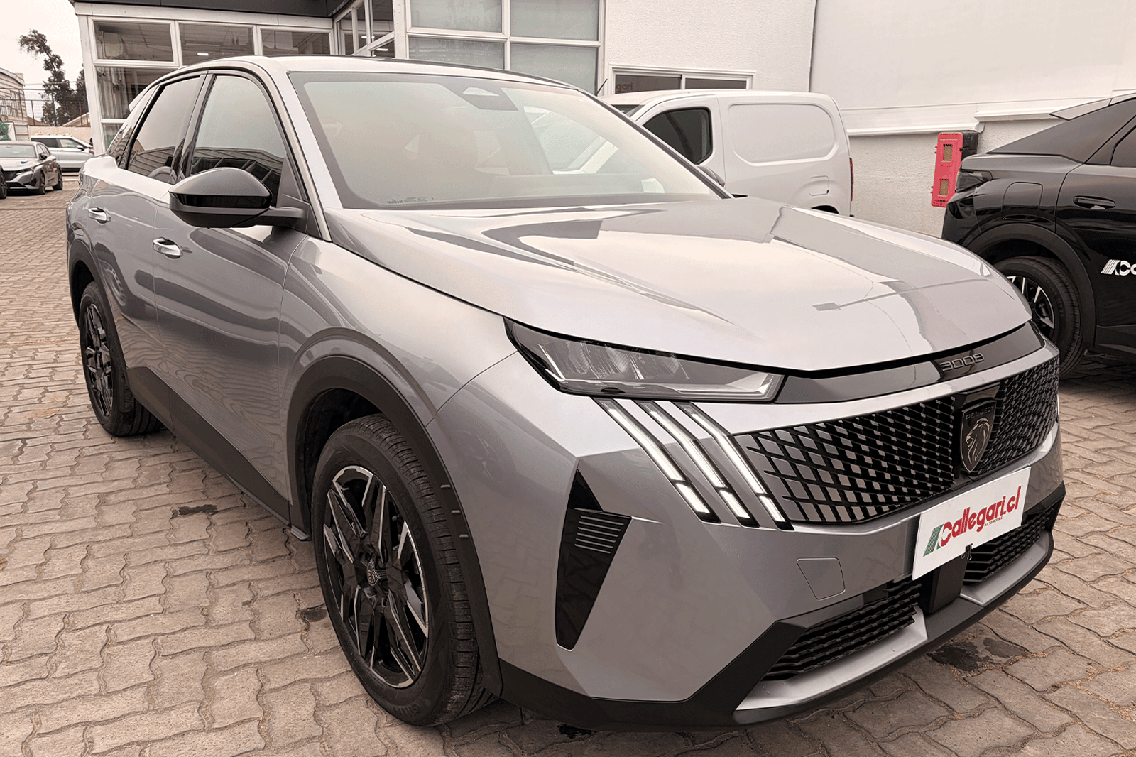 PEUGEOT New 3008 PREMIERE MHEV 136 eDCT6 2025 - Imagen 9 de 12
