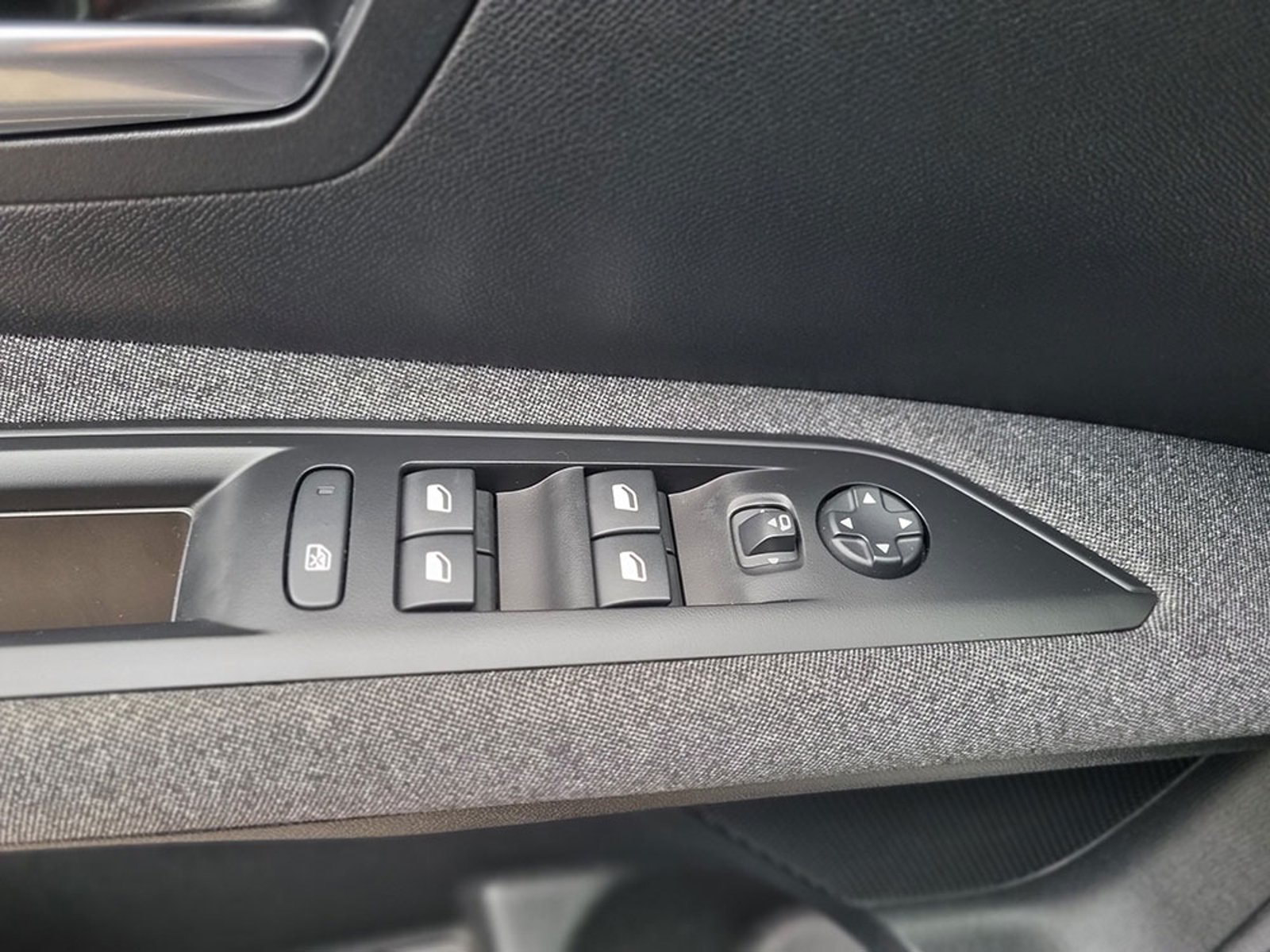 PEUGEOT Nuevo 3008 Active Pack Puretech 130 2024 - Imagen 7 de 12