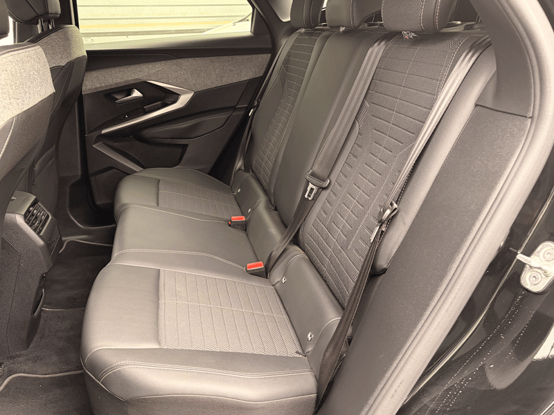 Peugeot New 3008 PREMIERE MHEV 136 eDCT6 2025 - Imagen 7 de 12