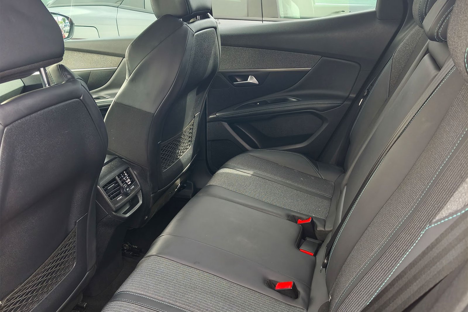 PEUGEOT 3008 THP 165HP 1.6 AUT 2023 - Imagen 3 de 12