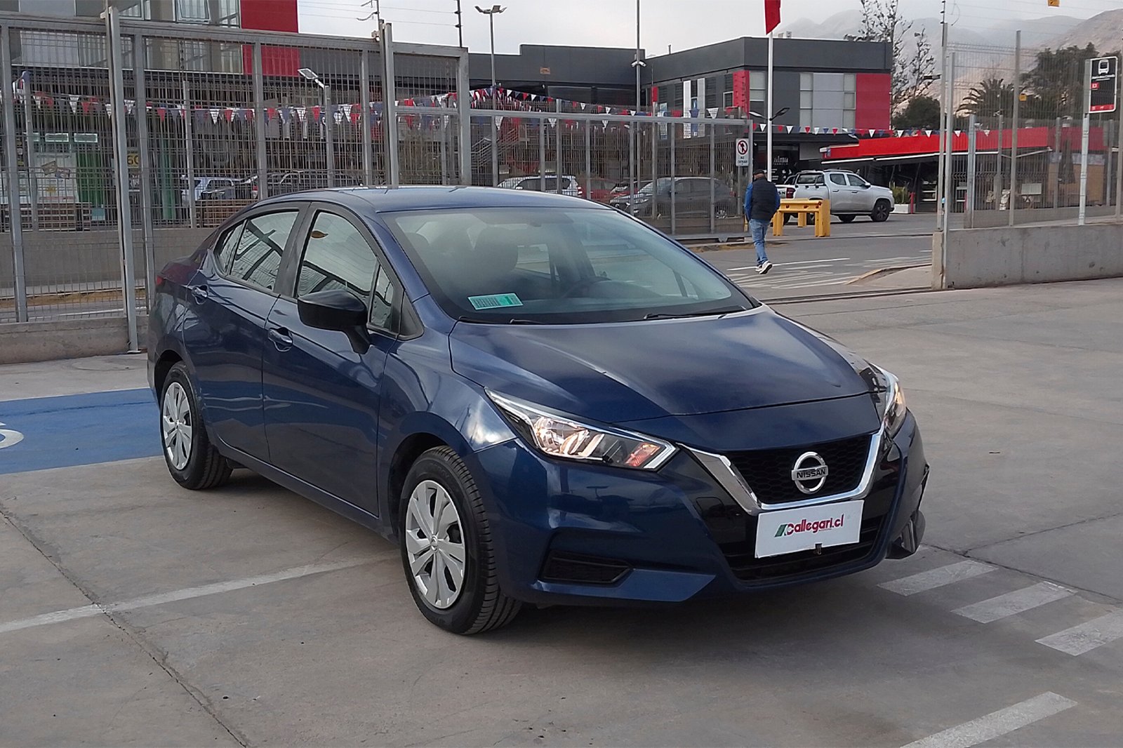 Nissan VERSA MT 1.6 2023 - Imagen 9 de 12